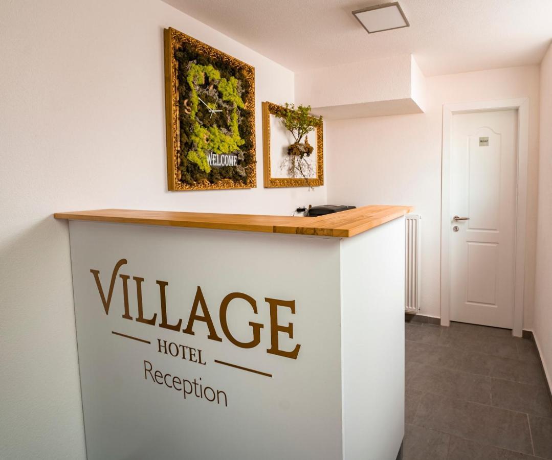 Village Bistro & Bar Fremdenzimmer Dettingen an der Erms Bagian luar foto