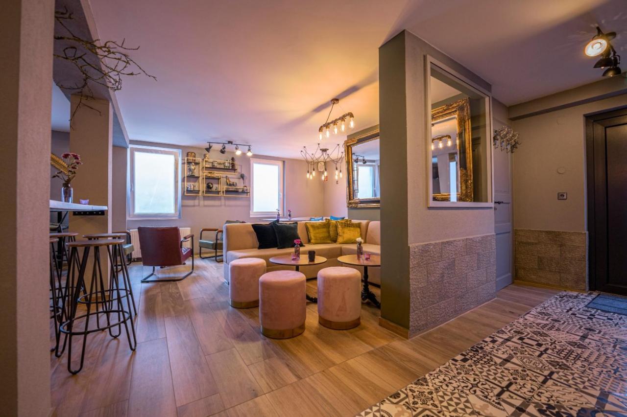 Village Bistro & Bar Fremdenzimmer Dettingen an der Erms Bagian luar foto