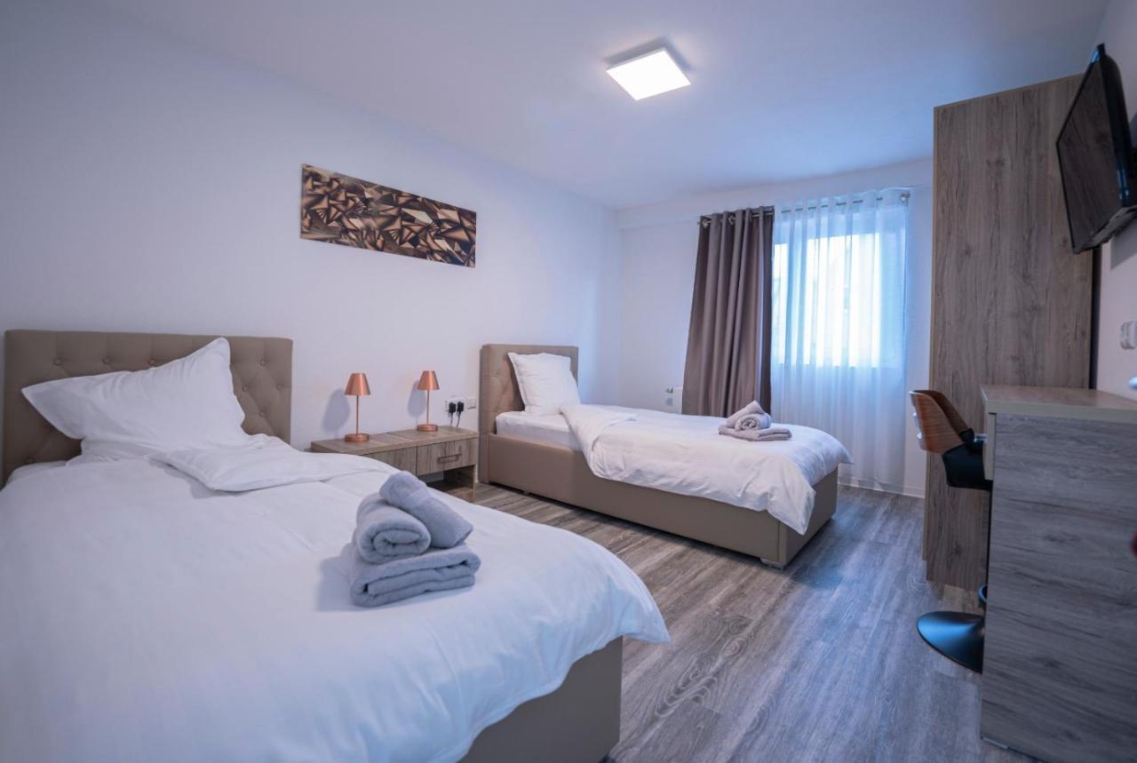 Village Bistro & Bar Fremdenzimmer Dettingen an der Erms Bagian luar foto