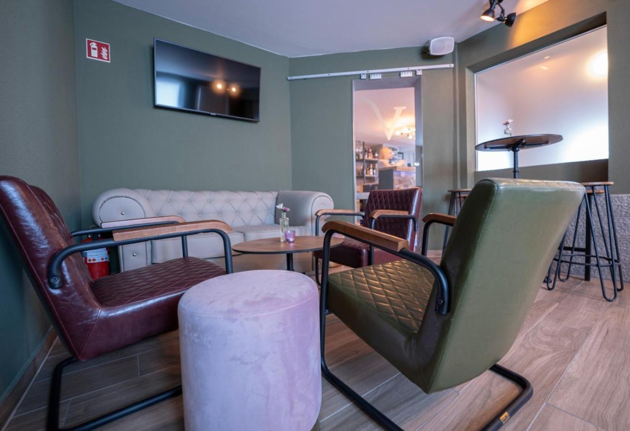 Village Bistro & Bar Fremdenzimmer Dettingen an der Erms Bagian luar foto