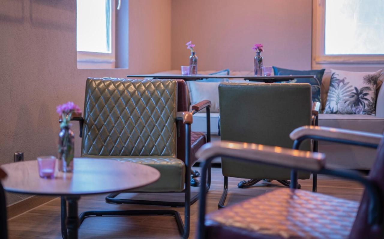 Village Bistro & Bar Fremdenzimmer Dettingen an der Erms Bagian luar foto