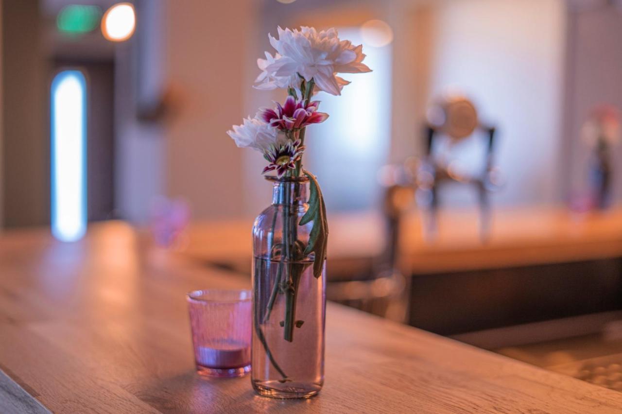 Village Bistro & Bar Fremdenzimmer Dettingen an der Erms Bagian luar foto