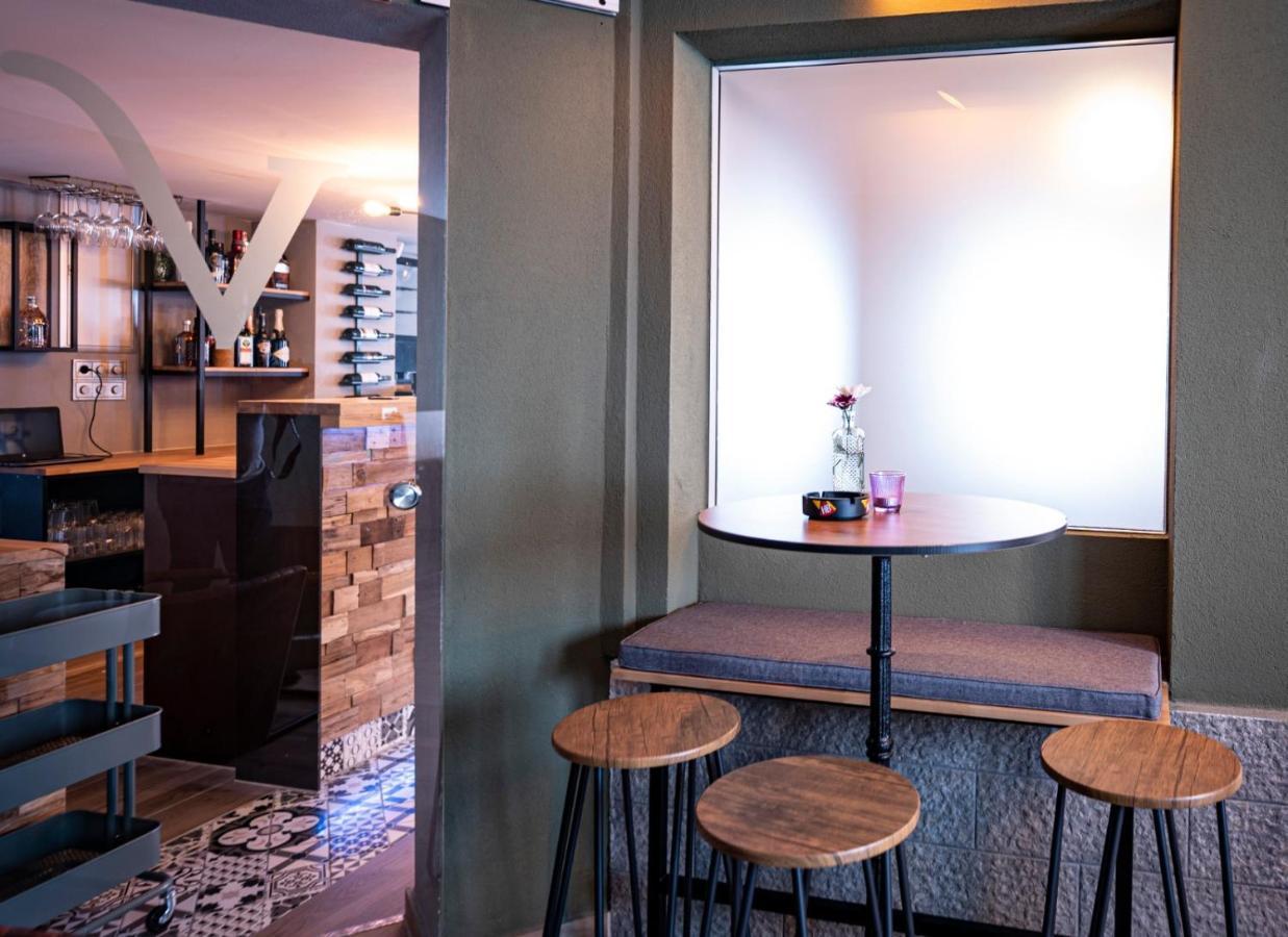 Village Bistro & Bar Fremdenzimmer Dettingen an der Erms Bagian luar foto