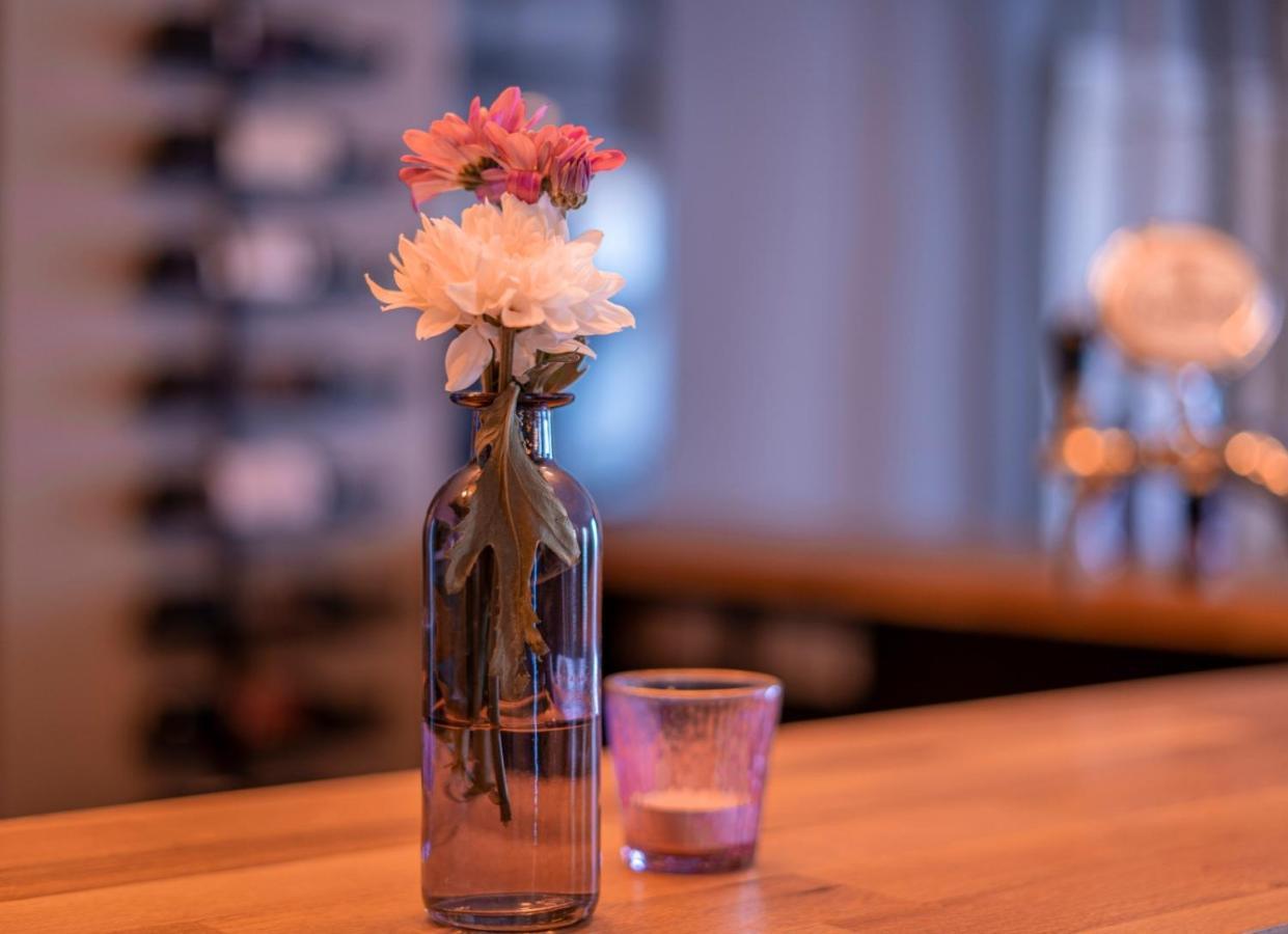 Village Bistro & Bar Fremdenzimmer Dettingen an der Erms Bagian luar foto