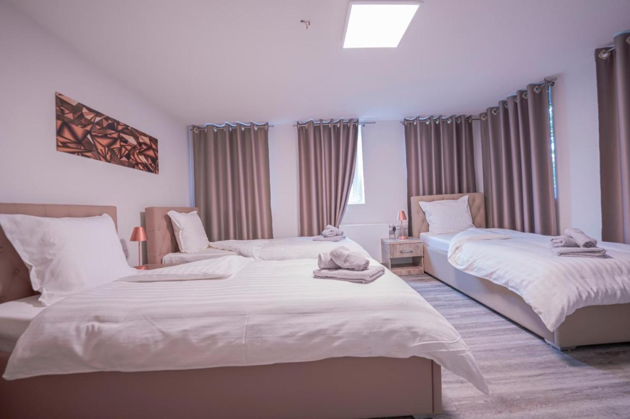 Village Bistro & Bar Fremdenzimmer Dettingen an der Erms Bagian luar foto