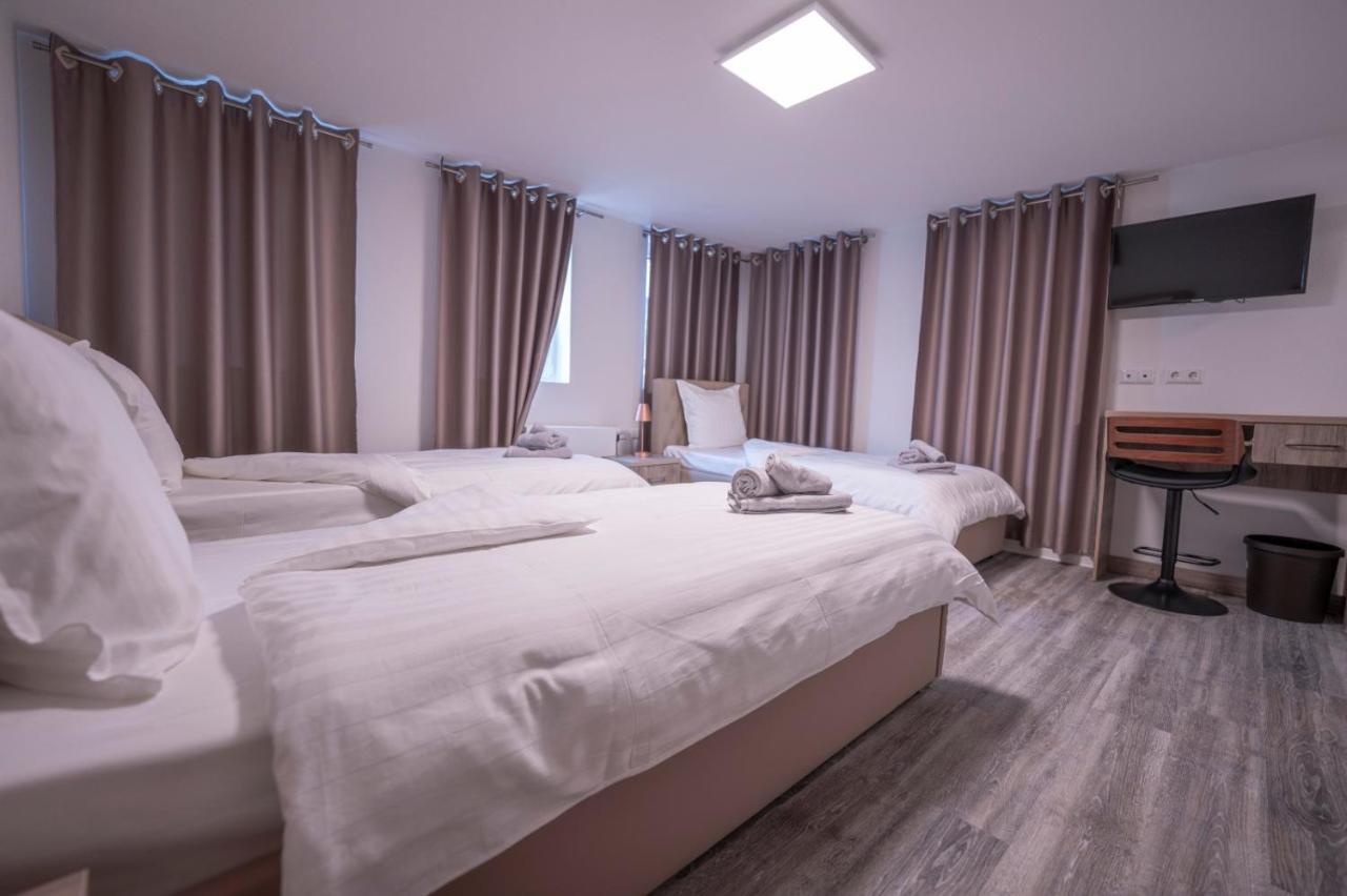 Village Bistro & Bar Fremdenzimmer Dettingen an der Erms Bagian luar foto