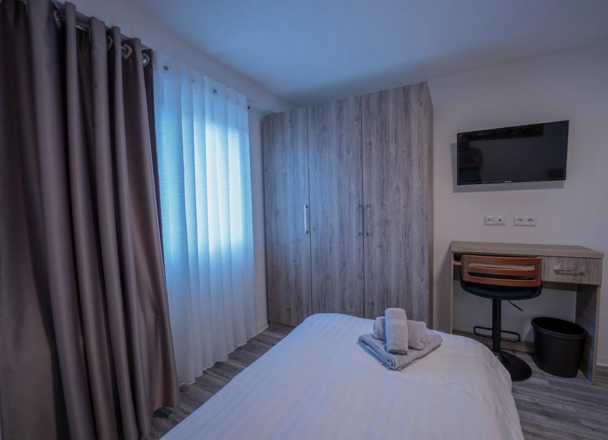 Village Bistro & Bar Fremdenzimmer Dettingen an der Erms Bagian luar foto