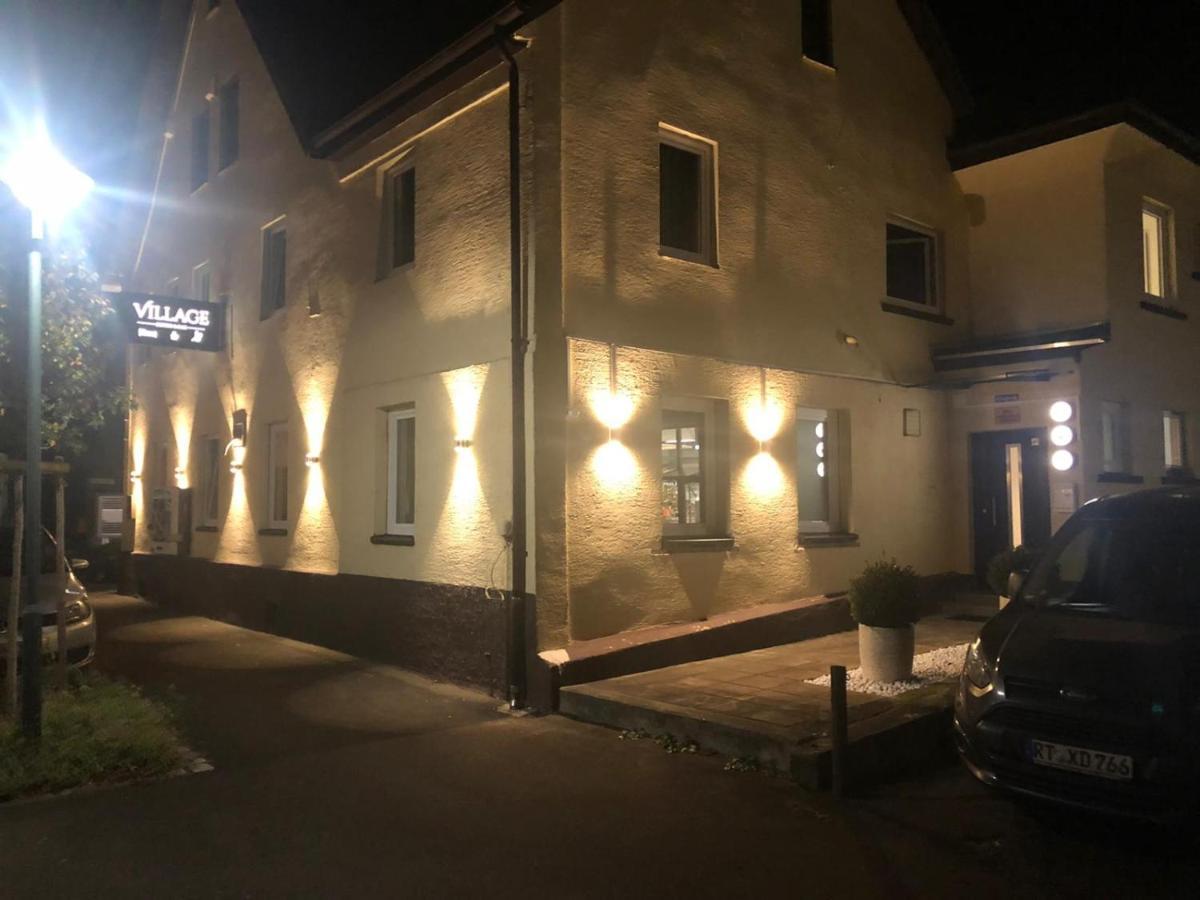 Village Bistro & Bar Fremdenzimmer Dettingen an der Erms Bagian luar foto